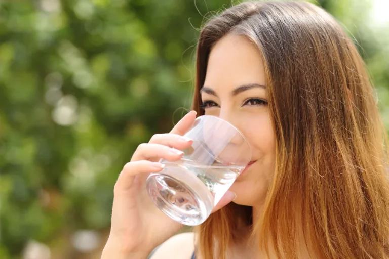 te veel water drinken hoeveel glazen water per dag